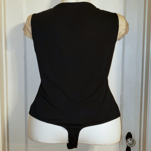NY & Co black short sleeve lace bodysuit XL - Picture 2 of 6